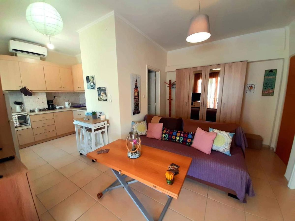 Central Square Appartment With Panoramic View Kalamata Exterior photo